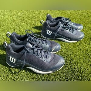 Wilson Navy Blue Men’s  Athletic Tennis Shoes with Cushioned Support size 11,5